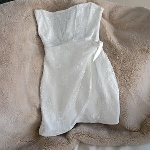 V Chapman Elegant White Strapless Dress Size 12